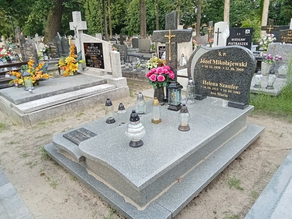 Grób Helena Szaufer